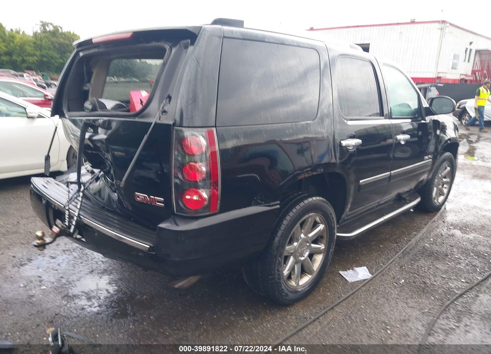 2011 GMC YUKON DENALI VIN: 1GKS2EEF9BR263829