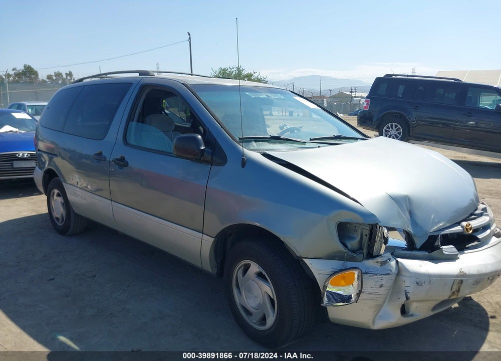 1999 TOYOTA SIENNA XLE VIN: 4T3ZF13C3XU105123