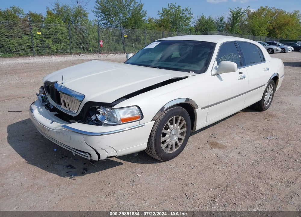 2006 LINCOLN TOWN CAR SIGNATURE VIN: 1LNHM81VX6Y624619