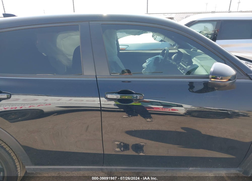 2024 HONDA HR-V 2WD SPORT/2WD SPORT W/O BSI VIN: 3CZRZ1H57RM736425