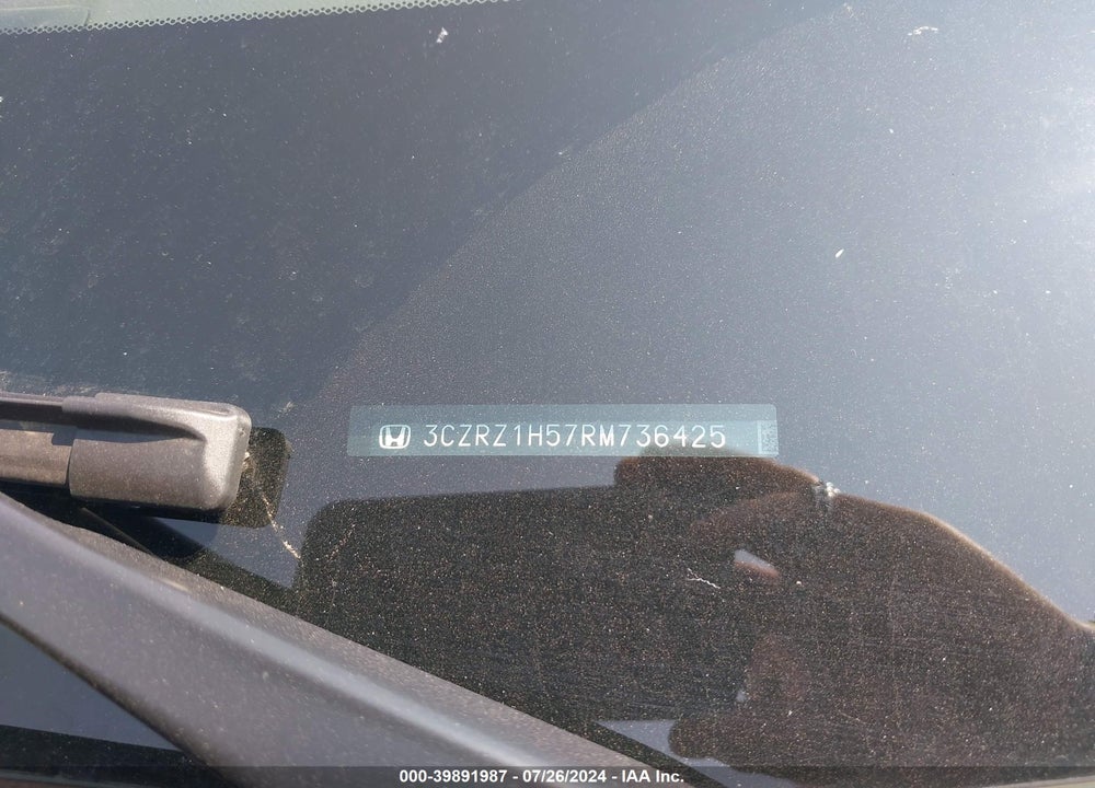 2024 HONDA HR-V 2WD SPORT/2WD SPORT W/O BSI VIN: 3CZRZ1H57RM736425