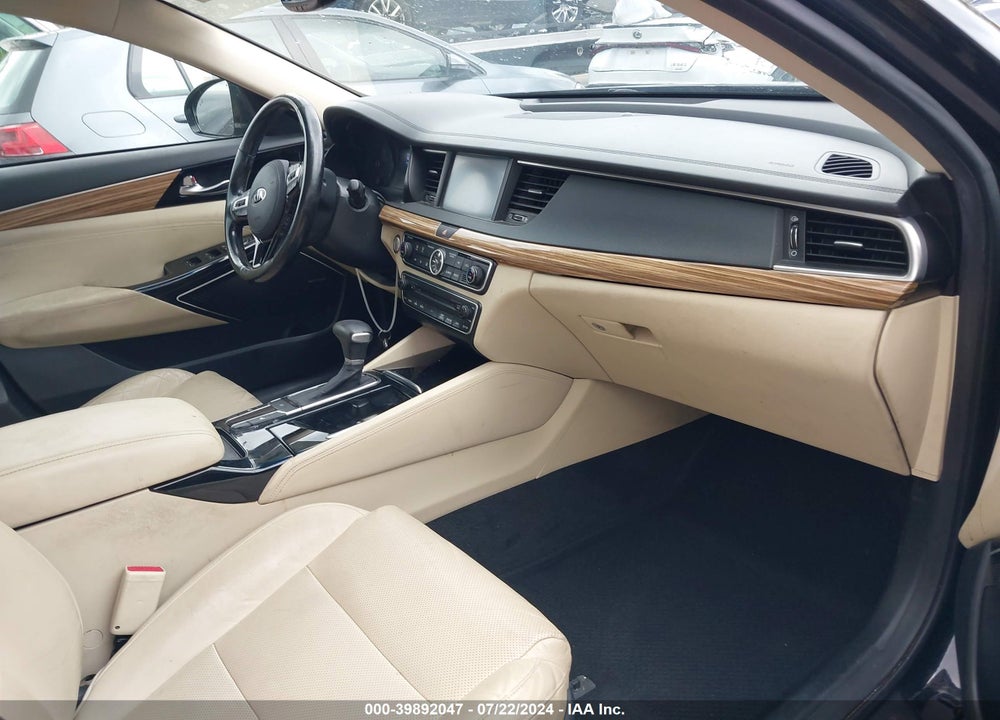 2017 KIA CADENZA PREMIUM VIN: KNALC4J14H5039429