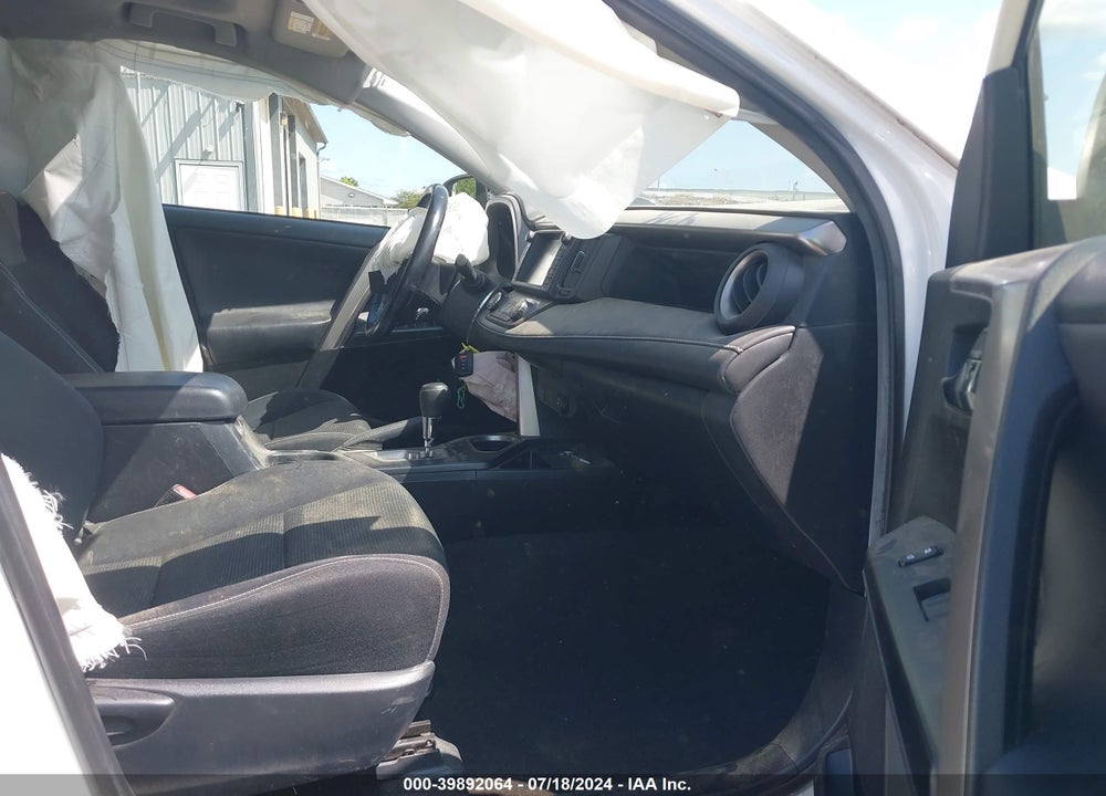2016 TOYOTA RAV4 HYBRID XLE VIN: JTMRJREV9GD055854