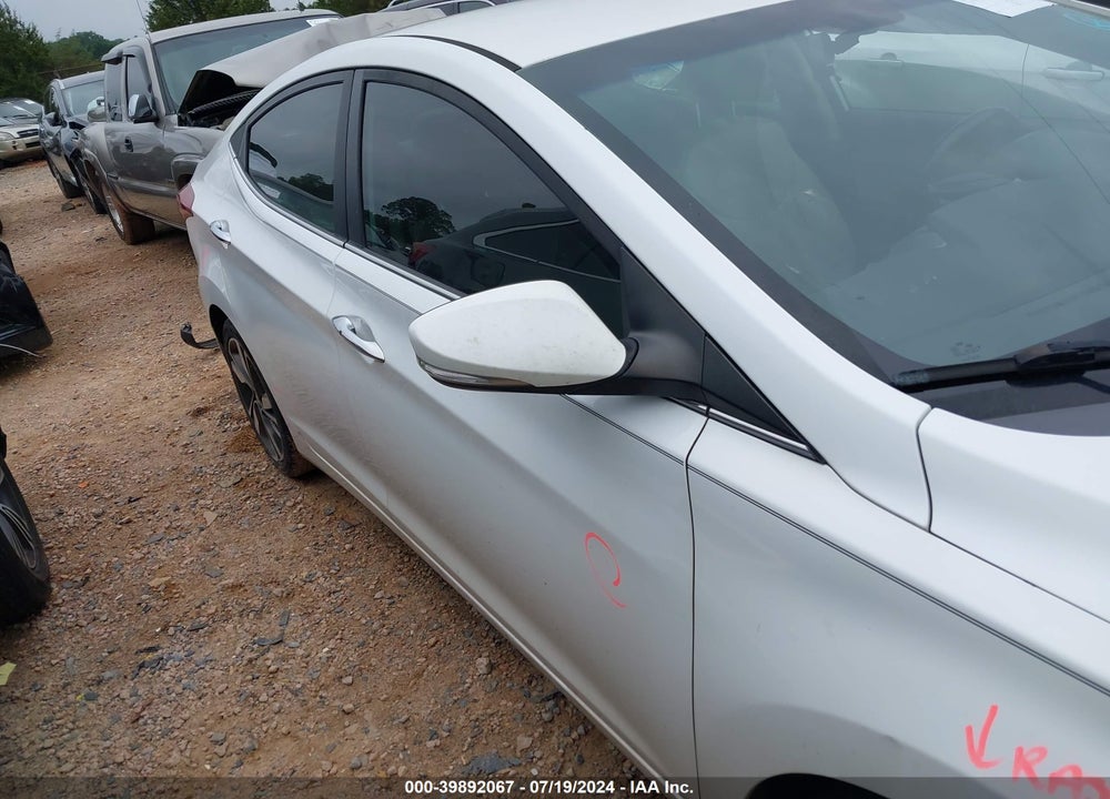 2016 HYUNDAI ELANTRA LIMITED VIN: 5NPDH4AE4GH758609
