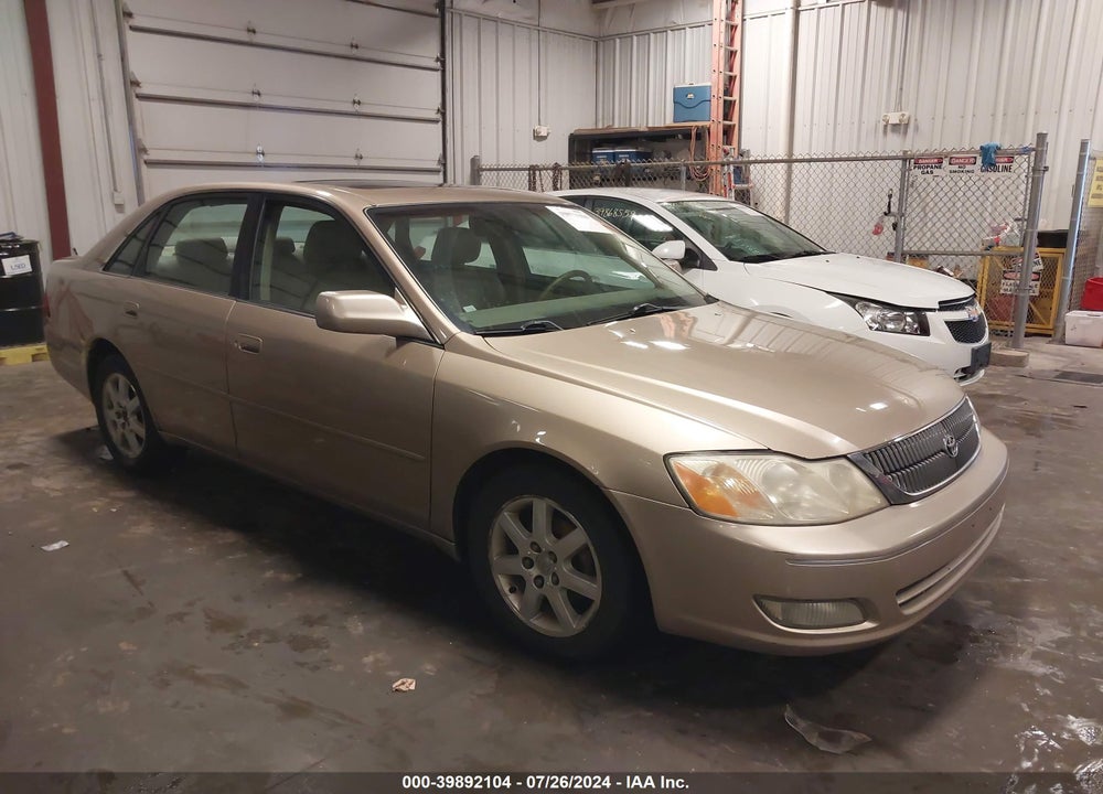 2002 TOYOTA AVALON XLS VIN: 4T1BF28B82U236590