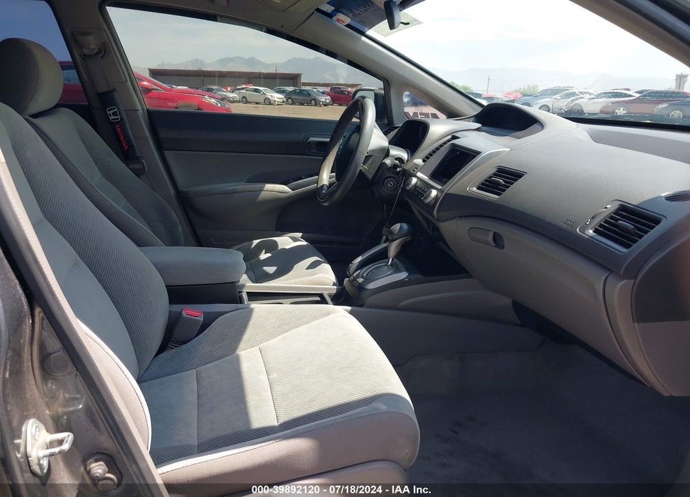 2010 HONDA CIVIC LX VIN: 19XFA1F57AE074136