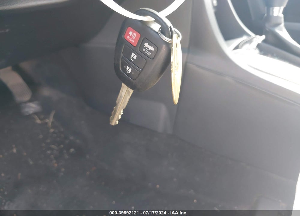 2016 TOYOTA COROLLA LE VIN: 2T1BURHE8GC744656