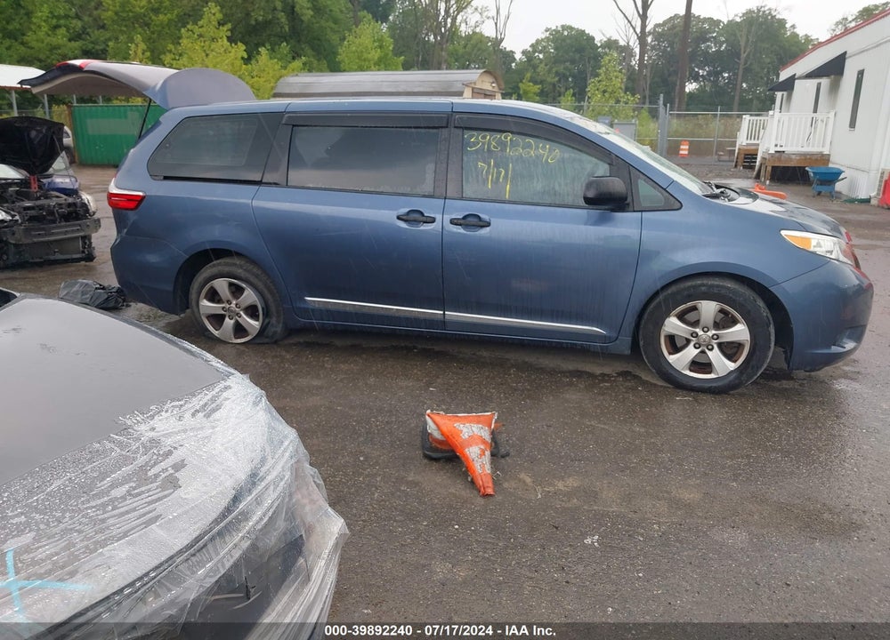 2015 TOYOTA SIENNA L 7 PASSENGER VIN: 5TDZK3DC2FS673496