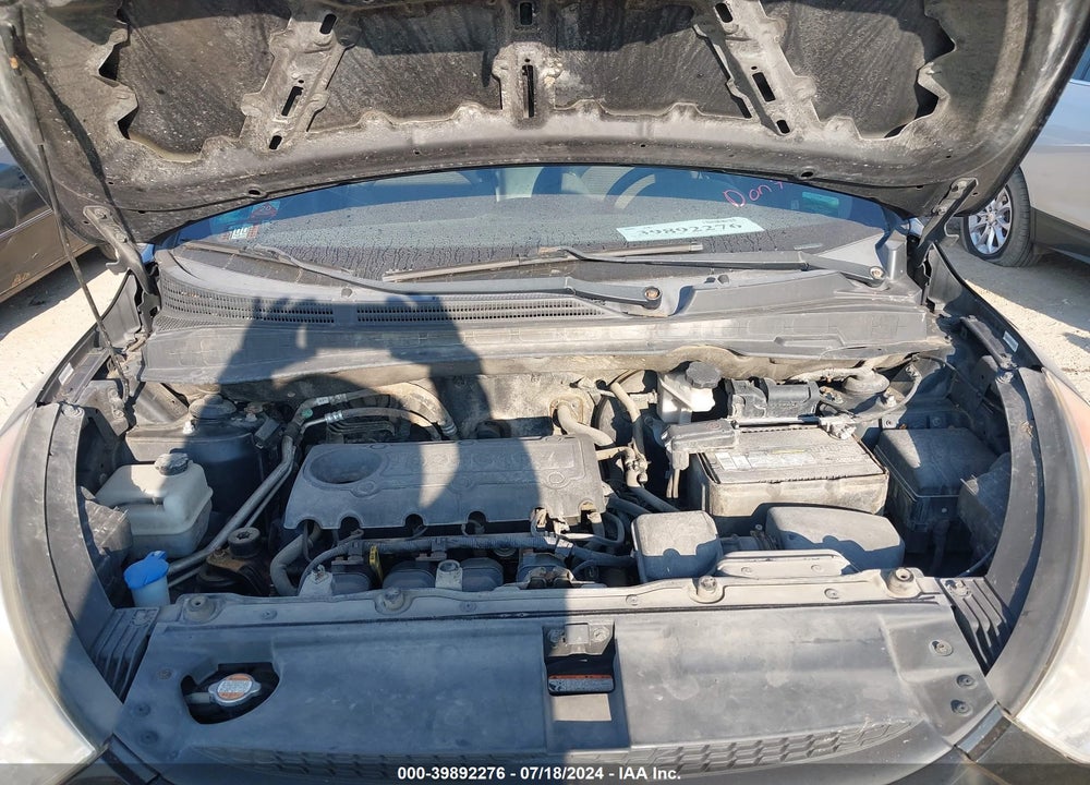 2010 HYUNDAI TUCSON GLS VIN: KM8JUCAC9AU070931