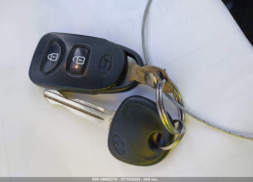 2010 HYUNDAI TUCSON GLS VIN: KM8JUCAC9AU070931