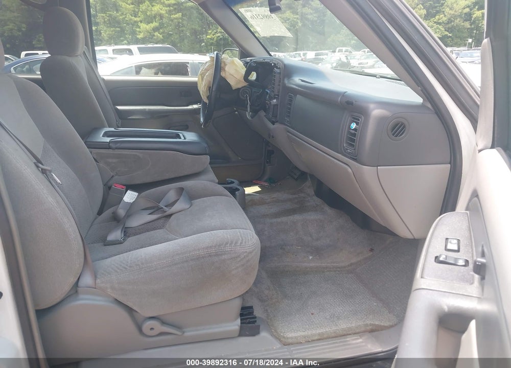 2003 CHEVROLET TAHOE LS VIN: 1GNEC13Z73R302227