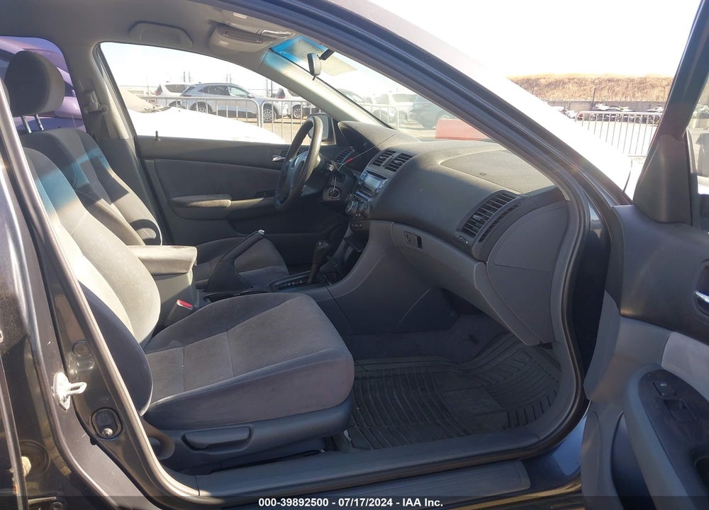 2004 HONDA ACCORD 2.4 LX VIN: JHMCM56364C002998