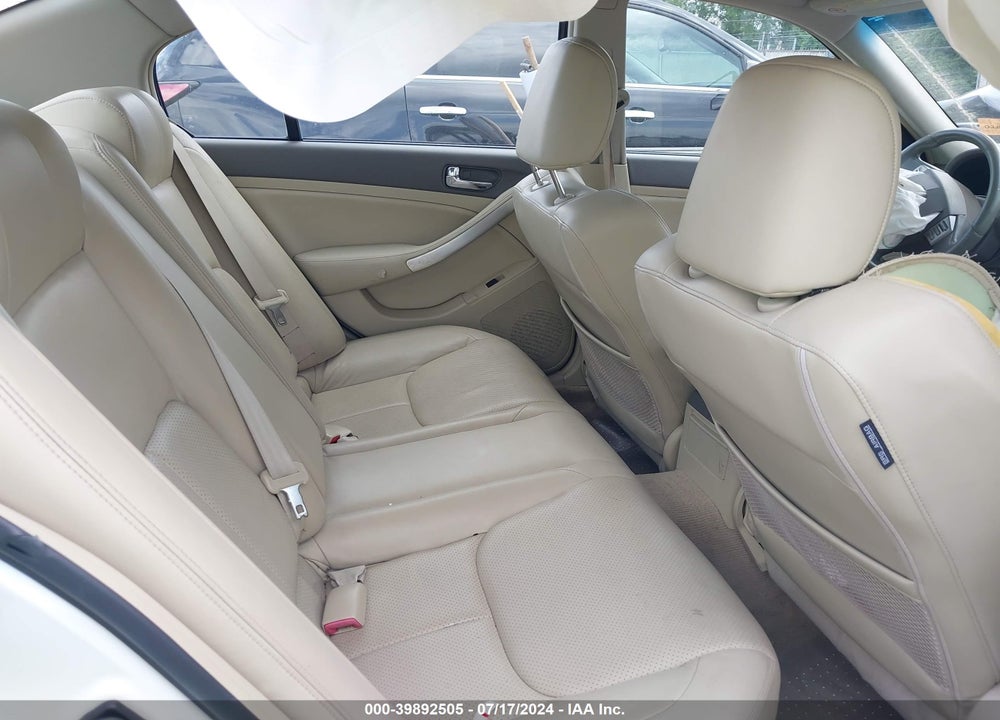 2005 INFINITI G35X VIN: JNKCV51FX5M302585