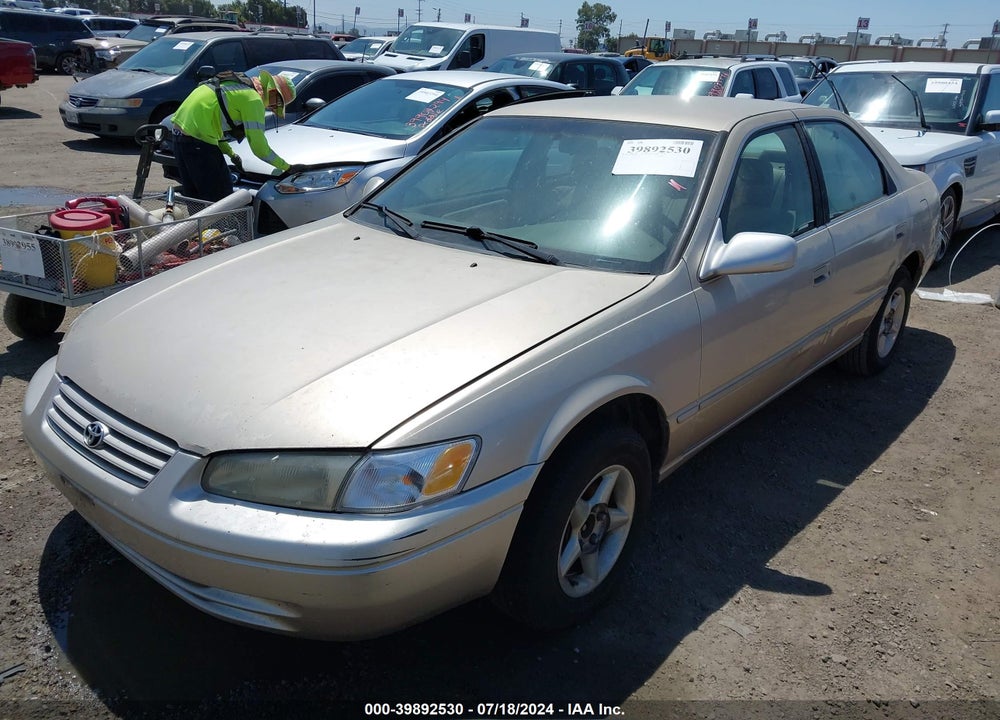 1997 TOYOTA CAMRY LE VIN: JT2BG22K1V0062585