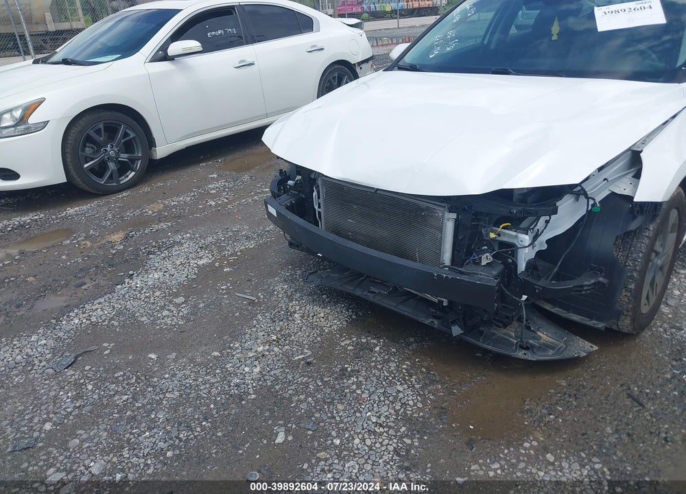 2022 HYUNDAI ELANTRA SEL VIN: 5NPLM4AG3NH057890