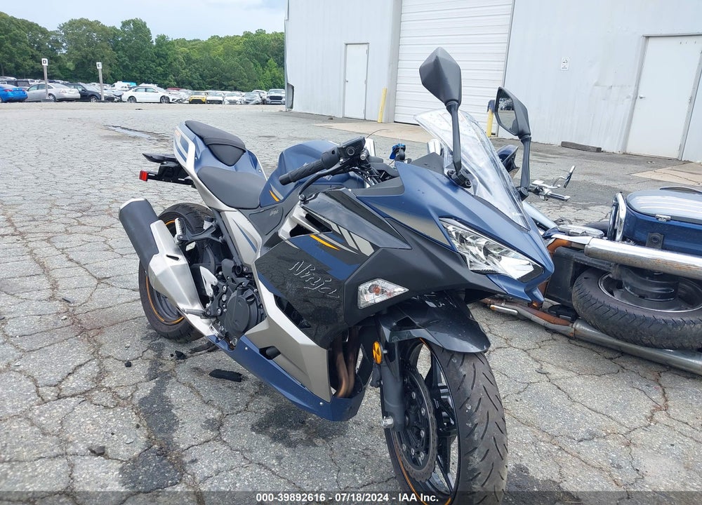 2023 KAWASAKI EX400 VIN: JKAEXKH12PDAN9867