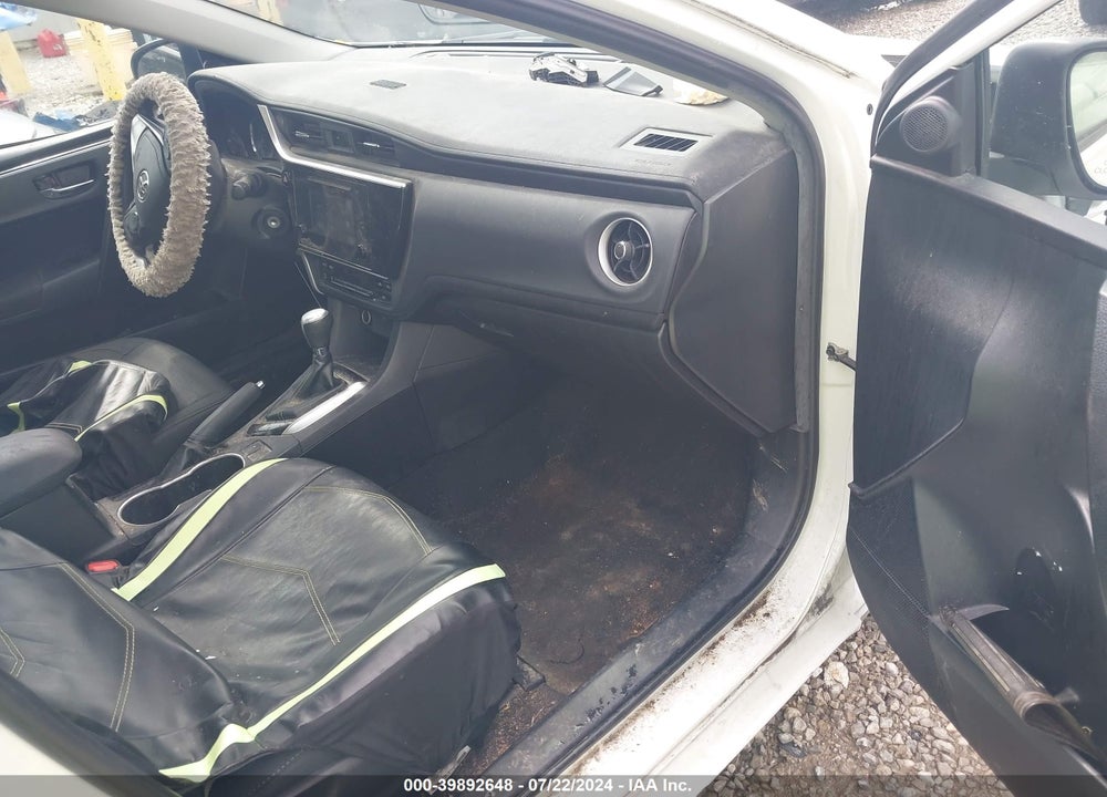2019 TOYOTA COROLLA LE VIN: 2T1BURHE7KC226594