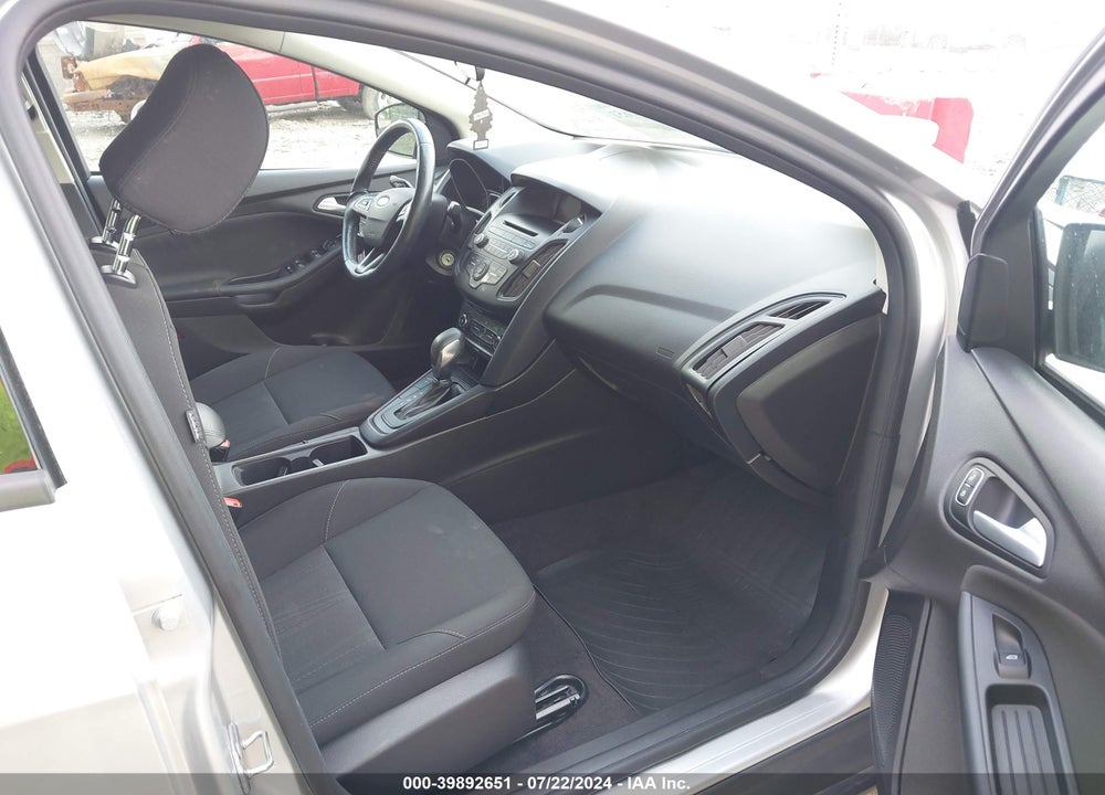 2017 FORD FOCUS SE VIN: 1FADP3F29HL209633