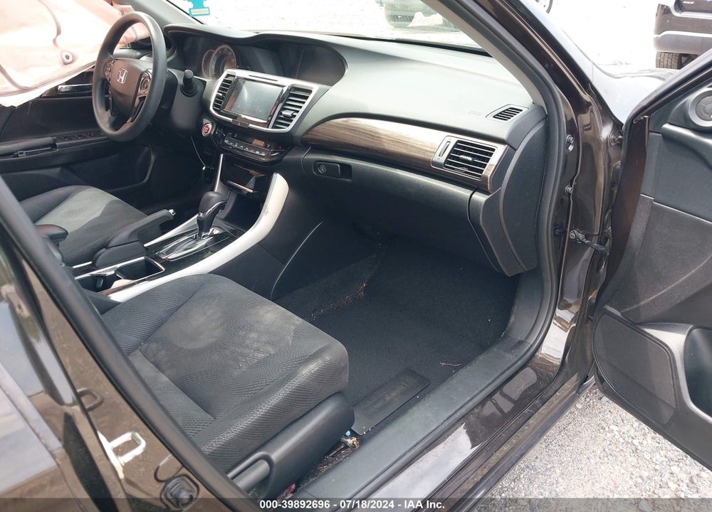 2017 HONDA ACCORD EX VIN: 1HGCR2F7XHA096584