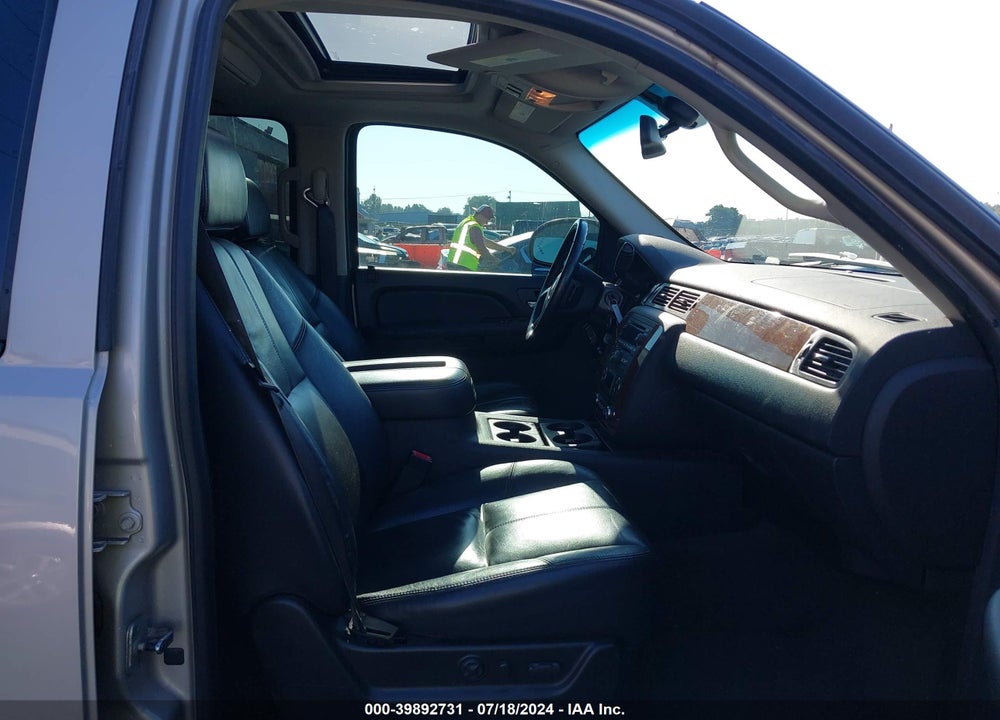 2008 CHEVROLET TAHOE LT VIN: 1GNFK13078J182444