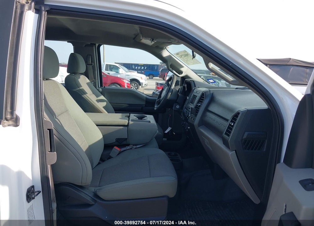 2019 FORD F-350 CHASSIS XL VIN: 1FD8X3G6XKEE91432