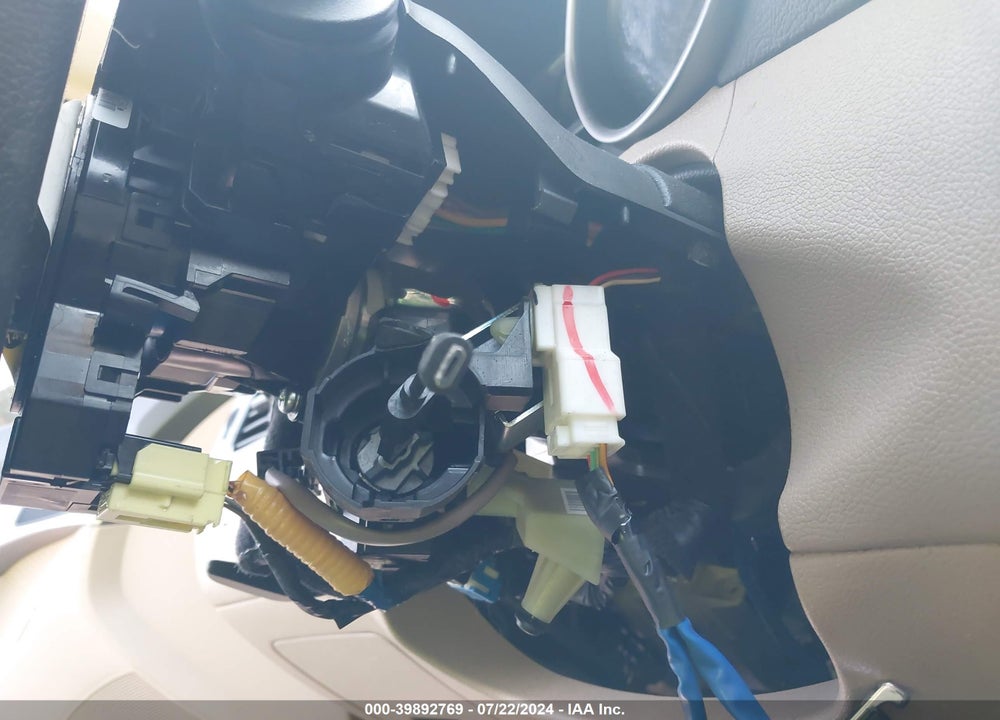 2013 HYUNDAI ELANTRA VIN: KMHDH4AE5DU621112