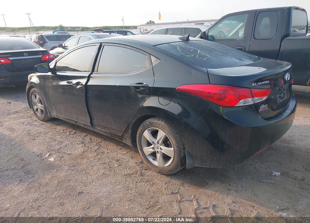 2013 HYUNDAI ELANTRA VIN: KMHDH4AE5DU621112