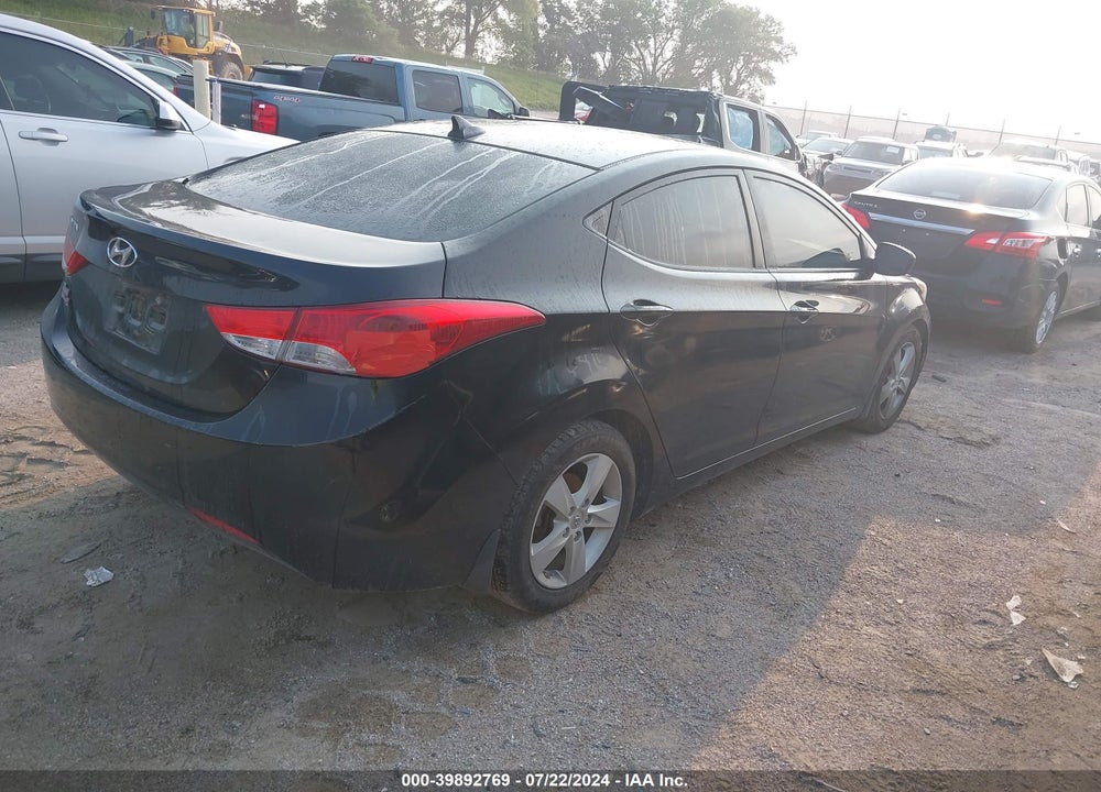 2013 HYUNDAI ELANTRA VIN: KMHDH4AE5DU621112