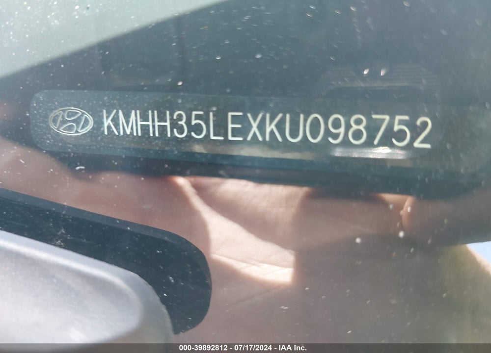 2019 HYUNDAI ELANTRA GT VIN: KMHH35LEXKU098752