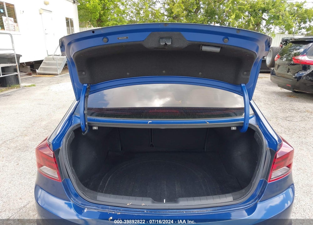 2020 HYUNDAI ELANTRA SE VIN: 5NPD74LF0LH597016
