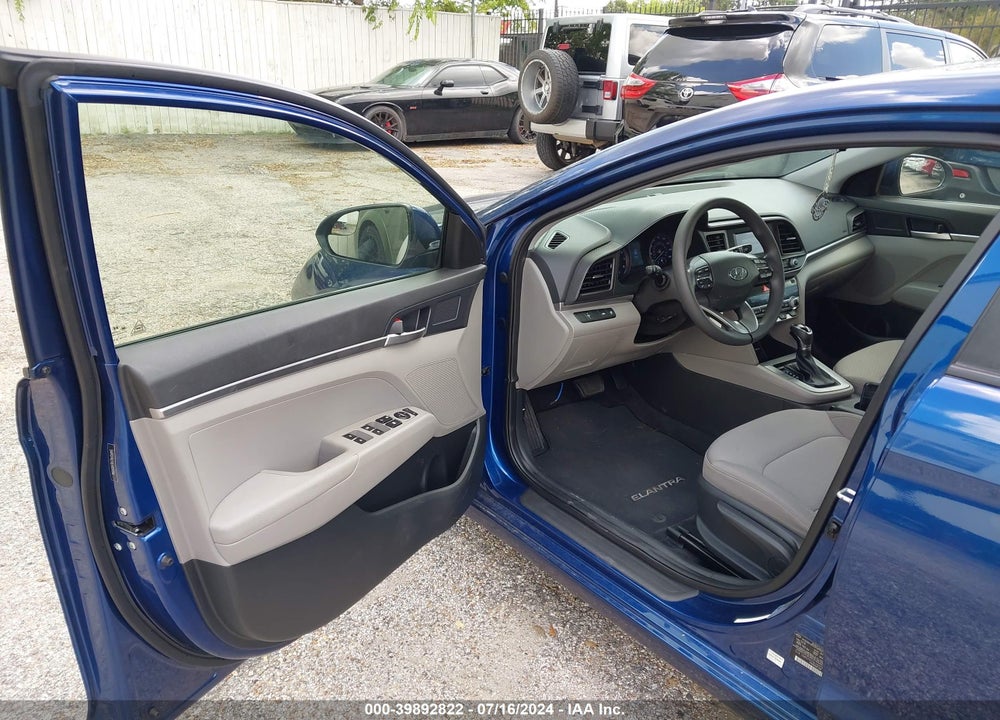 2020 HYUNDAI ELANTRA SE VIN: 5NPD74LF0LH597016