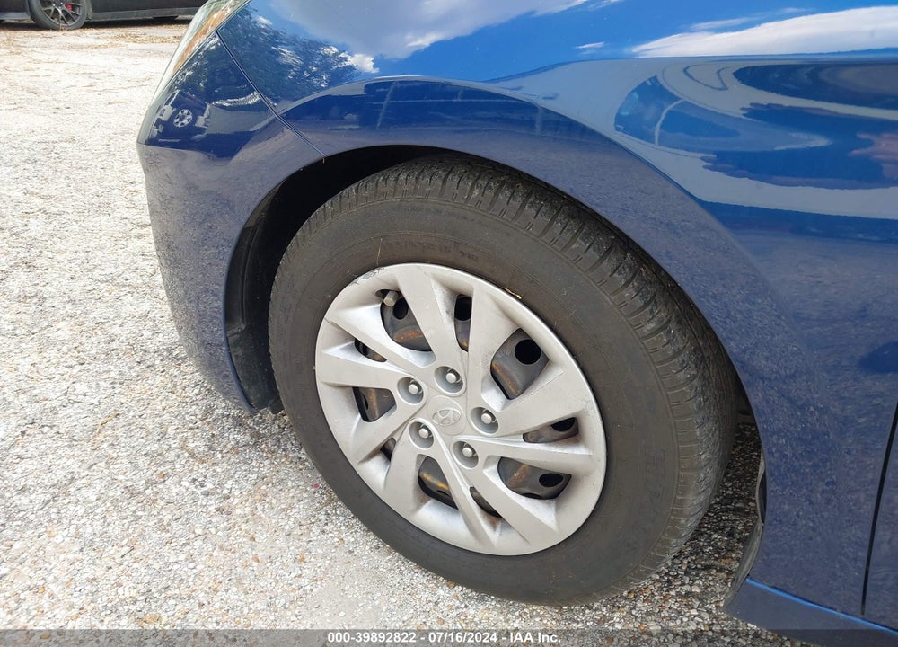 2020 HYUNDAI ELANTRA SE VIN: 5NPD74LF0LH597016