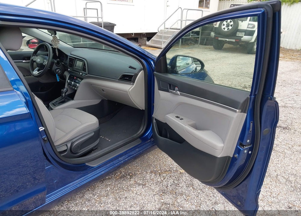 2020 HYUNDAI ELANTRA SE VIN: 5NPD74LF0LH597016