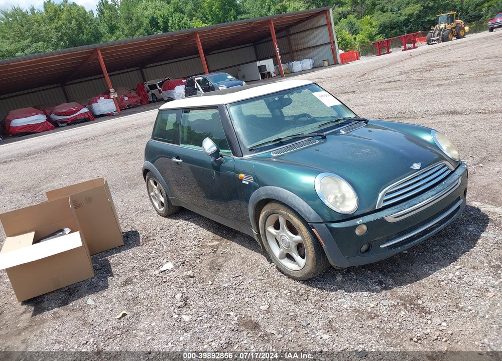 2005 MINI COOPER VIN: WMWRC33555TJ69084