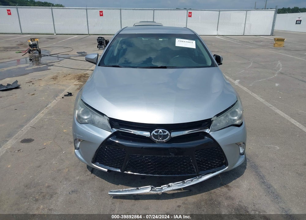 2015 TOYOTA CAMRY SE VIN: 4T1BF1FK8FU110569