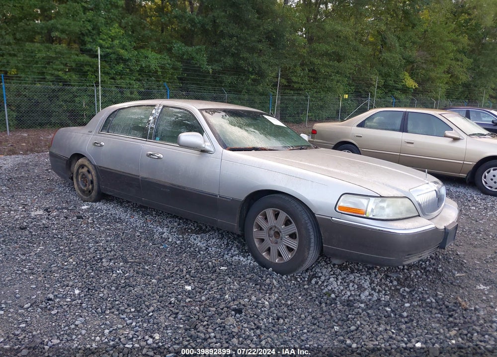 2004 LINCOLN TOWN CAR ULTIMATE VIN: 1LNHM83W44Y685421