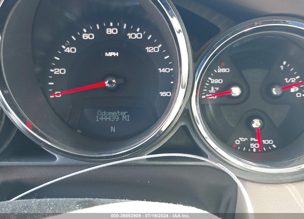 2011 CADILLAC CTS LUXURY VIN: 1G6DE5EY5B0104939