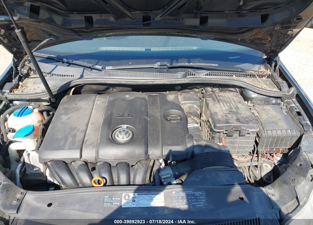 2011 VOLKSWAGEN GOLF 2.5L 2-DOOR VIN: WVWBB7AJ1BW027663