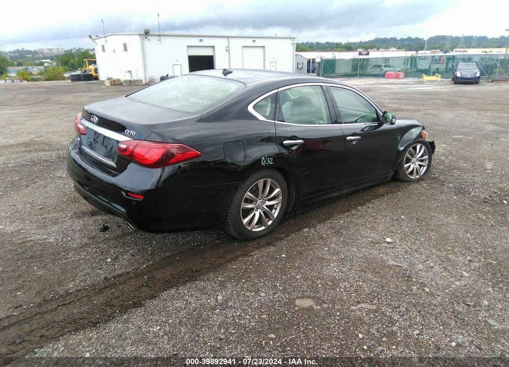 2015 INFINITI Q70 3.7X VIN: JN1BY1AR8FM561393