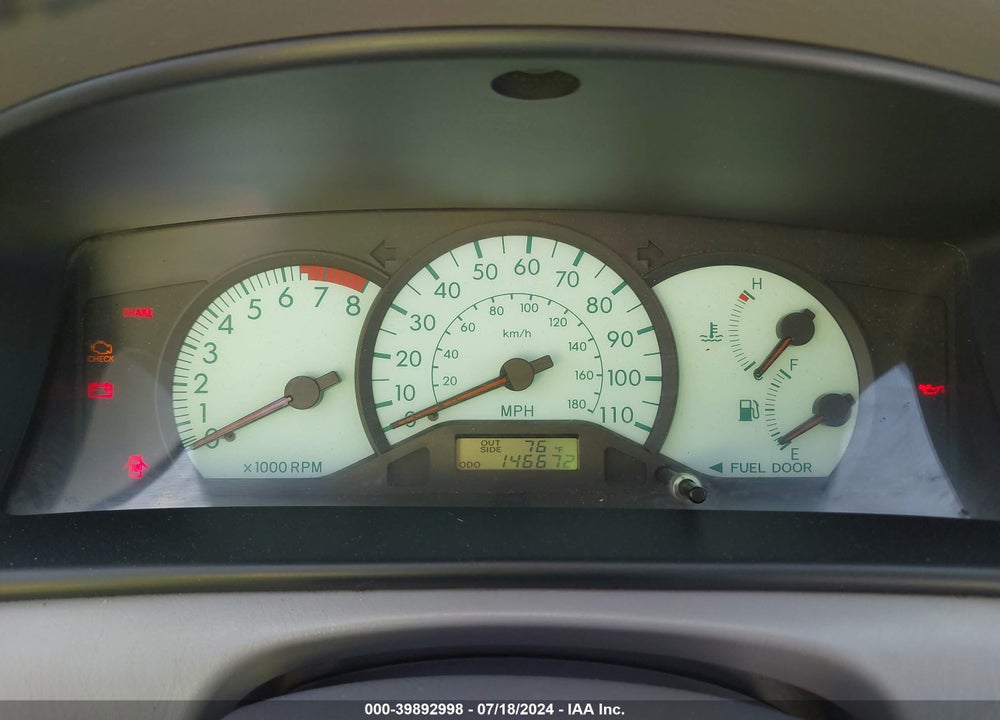 2003 TOYOTA COROLLA LE VIN: 1NXBR38E73Z138448
