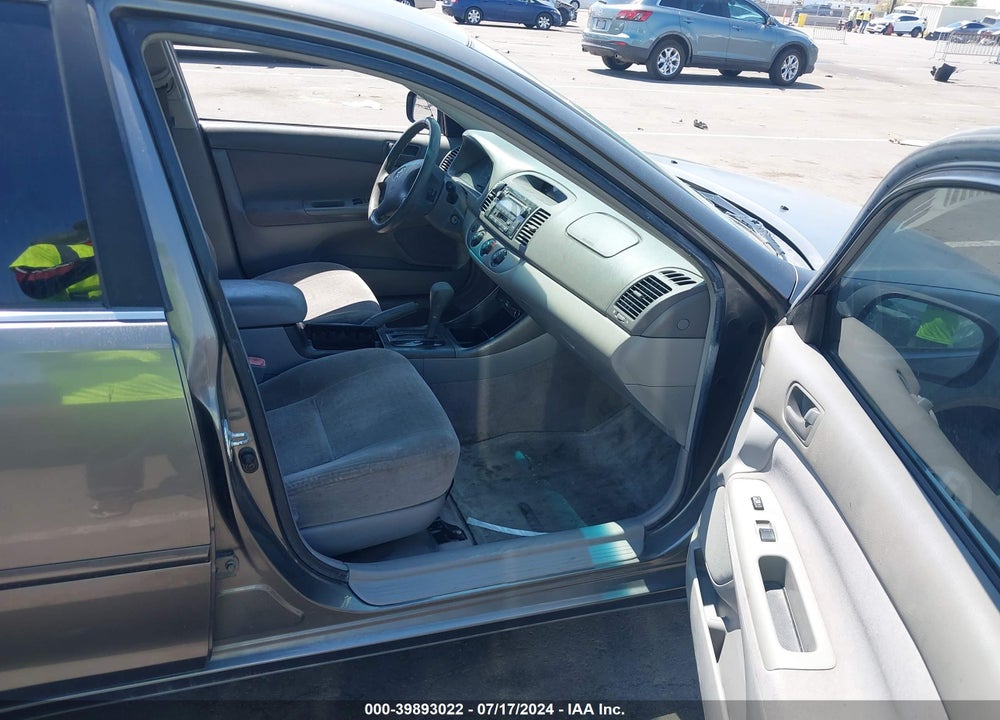 2004 TOYOTA CAMRY LE VIN: JTDBE32KX40277089