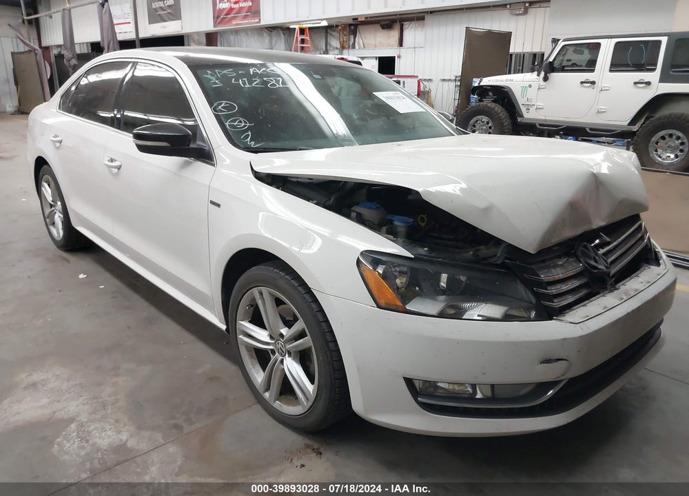 2015 VOLKSWAGEN PASSAT 1.8T SPORT VIN: 1VWBT7A30FC072239