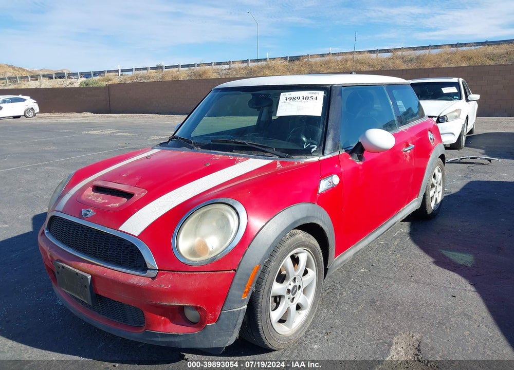 2009 MINI COOPER S VIN: WMWMF735X9TW82328