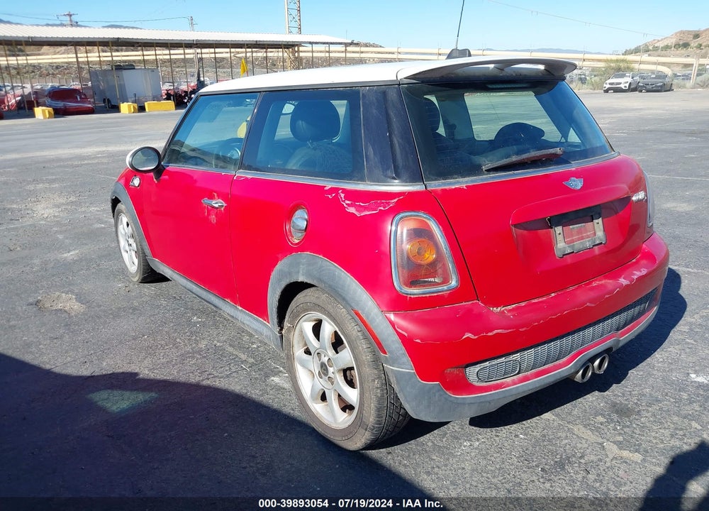 2009 MINI COOPER S VIN: WMWMF735X9TW82328