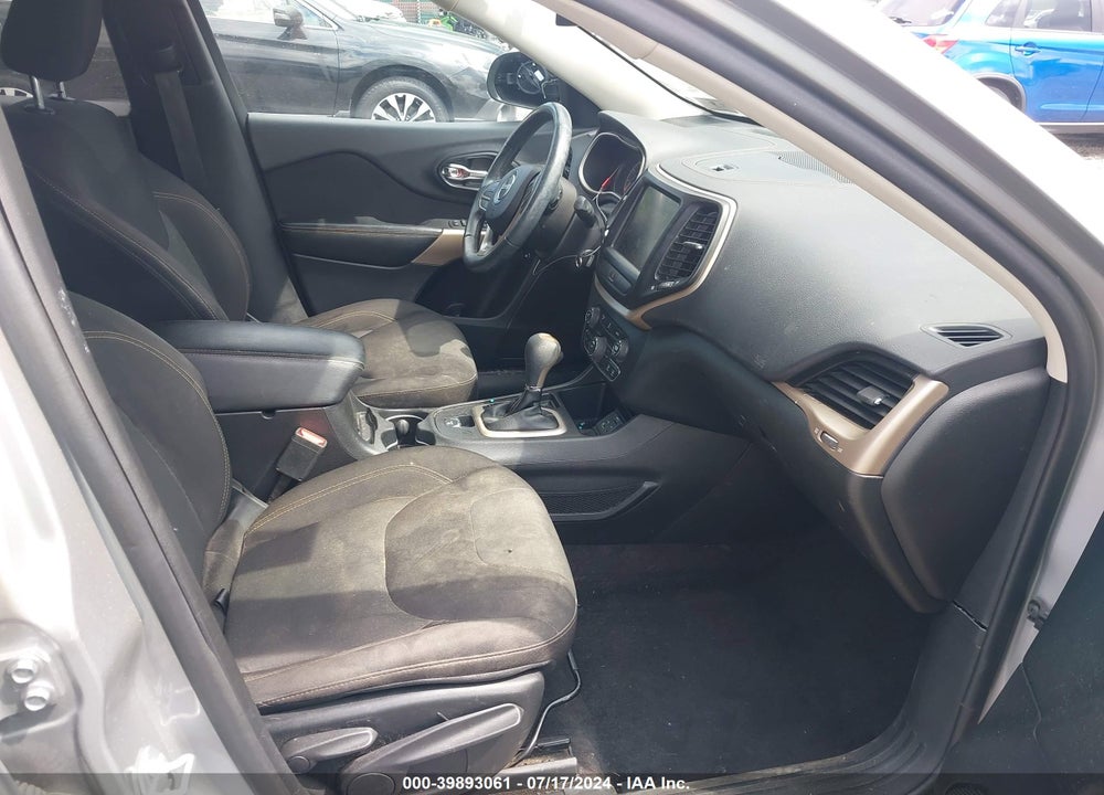 2017 JEEP CHEROKEE LATITUDE FWD VIN: 1C4PJLCB4HD221616