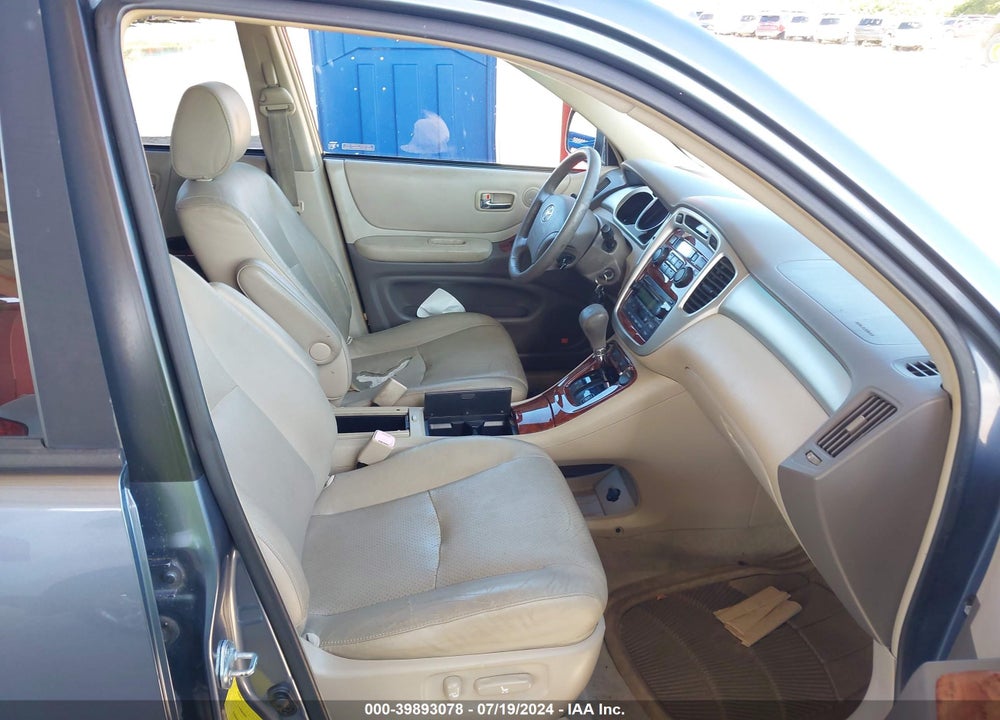 2005 TOYOTA HIGHLANDER LIMITED V6 VIN: JTEEP21A950112562