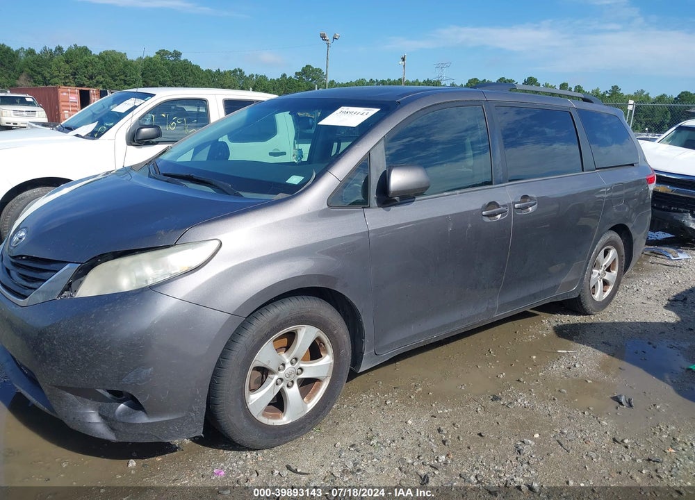 2013 TOYOTA SIENNA LE V6 8 PASSENGER VIN: 5TDKK3DC4DS390029