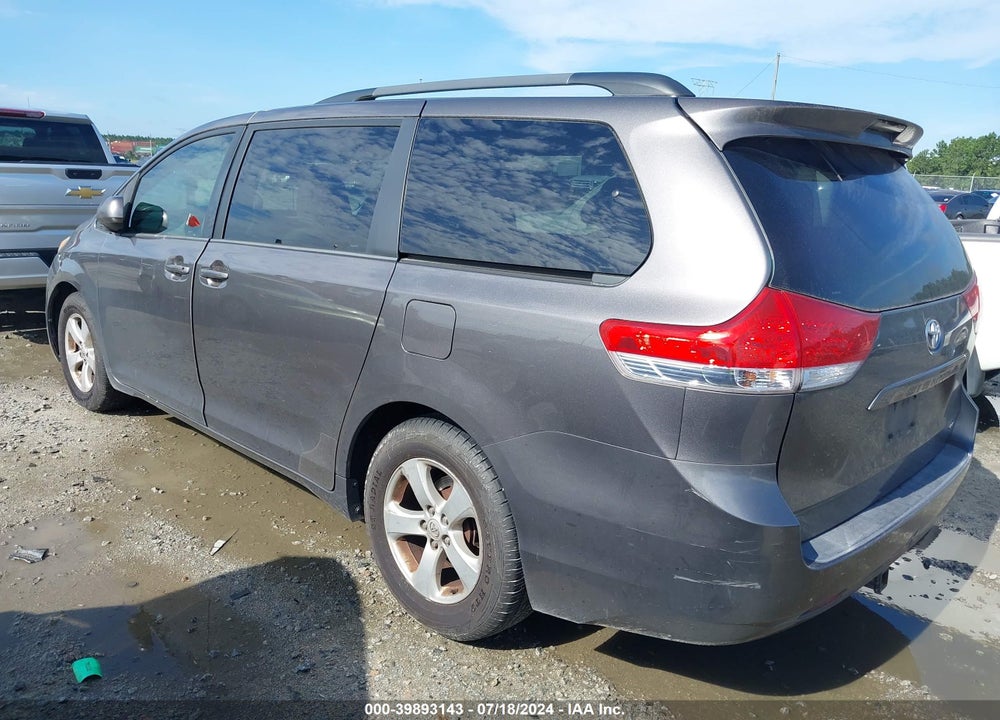 2013 TOYOTA SIENNA LE V6 8 PASSENGER VIN: 5TDKK3DC4DS390029
