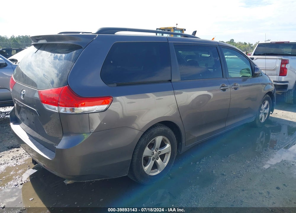 2013 TOYOTA SIENNA LE V6 8 PASSENGER VIN: 5TDKK3DC4DS390029