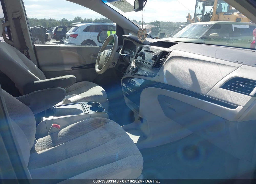 2013 TOYOTA SIENNA LE V6 8 PASSENGER VIN: 5TDKK3DC4DS390029